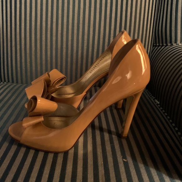 Authentic Valentino size 37 tan heels - Picture 3 of 6